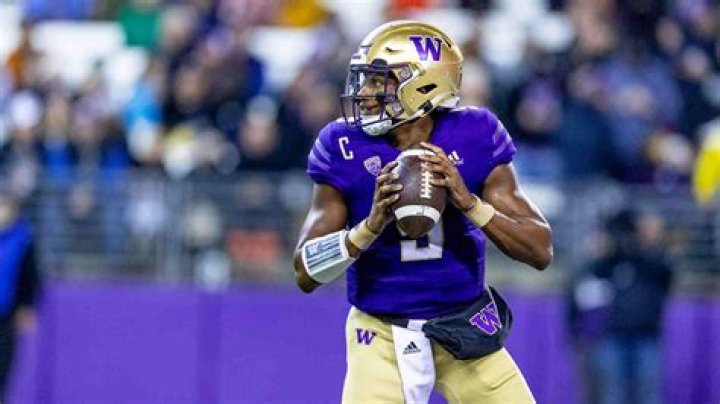 College Football Players of the Week: Michael Penix Jr. Wows