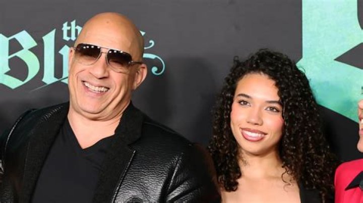 Hania Riley Sinclair – Bio, Family, Net Worth & More