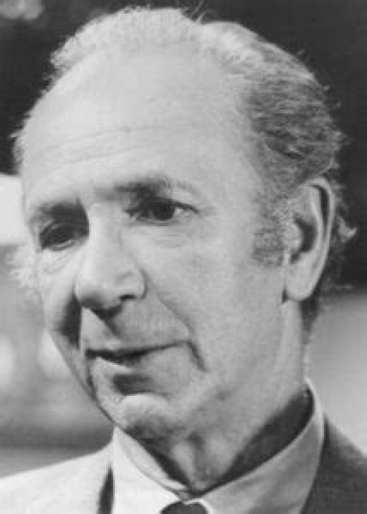 Jack Albertson Height