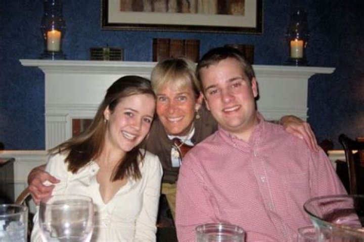 
Meet Carole Krumenacher – Photos Of Bob Costas’ Ex-Wife, Were Married For 18 Years
