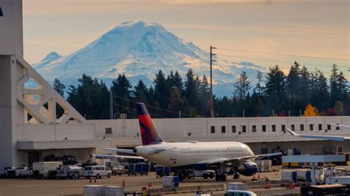 Seattle's Main Airport: A Comprehensive Guide to Traveling Through Seattle-Tacoma International Airport