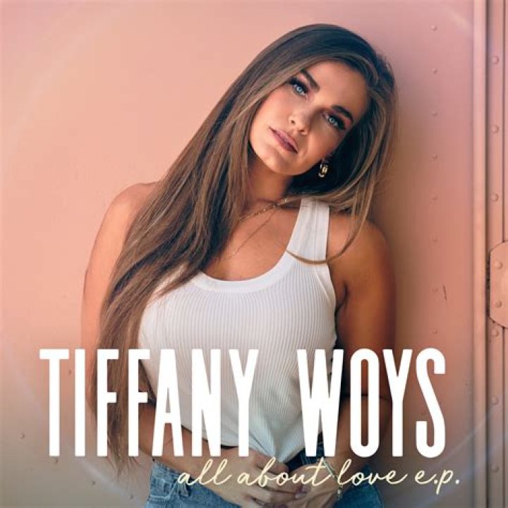 Tiffany Woys Brings Stunning, Stripped Rendition of LeAnn Rimes’ “Probably Wouldn’t Be This Way” to New EP (Premiere)