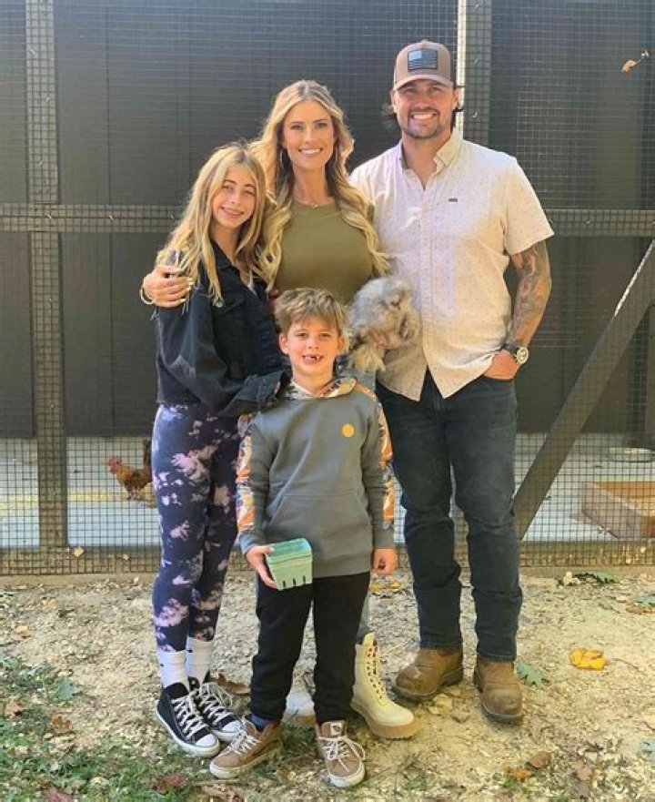 Who Is Christina Faulkner, Tom Farden Wife? Son Ki And Family